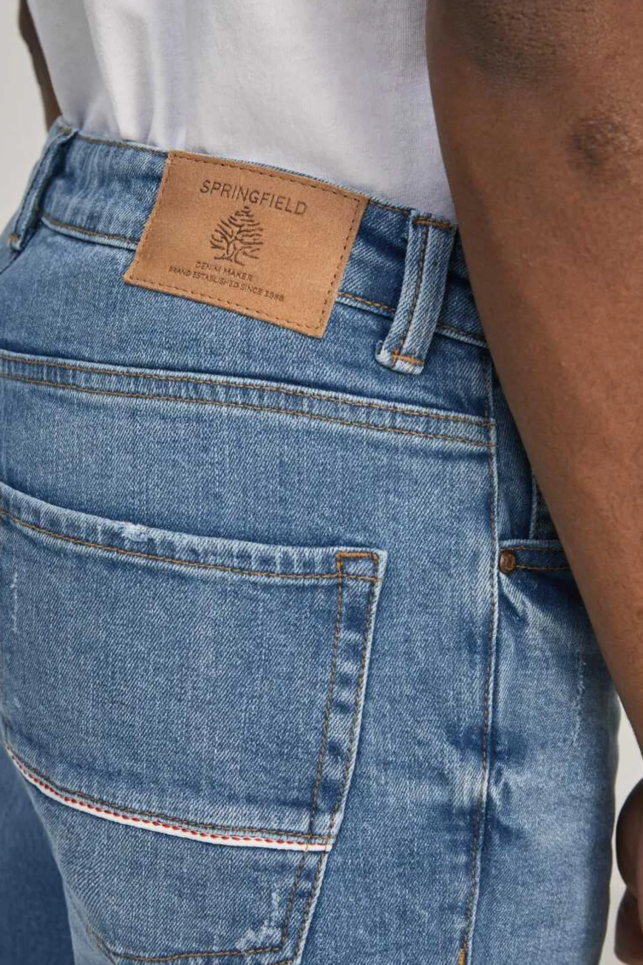 Jeans Slim Lavagem Media