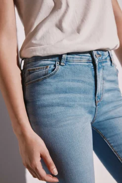 Jeans Slim Lavagem Sustentavel