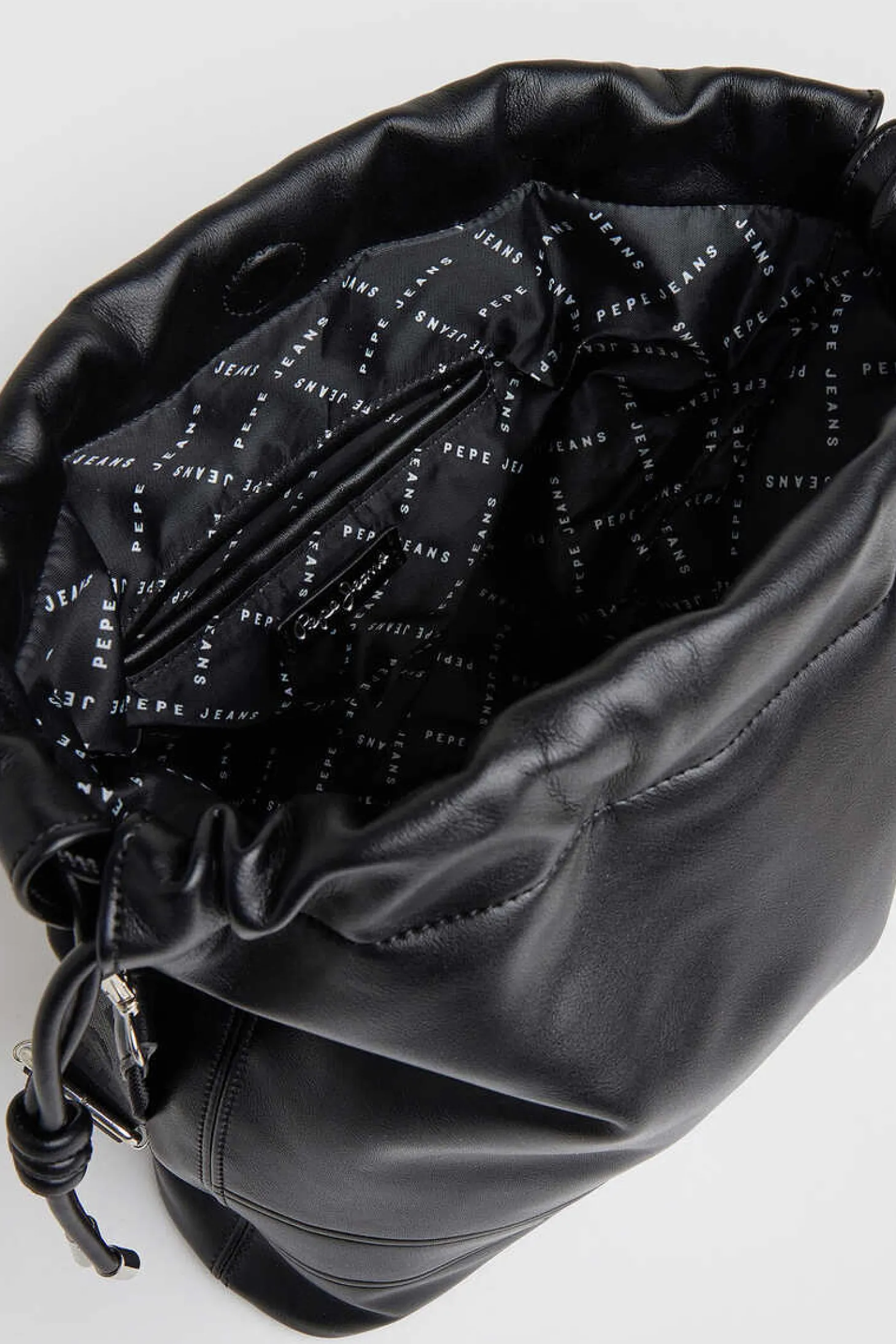 Mala Bucket Logo Em Relevo