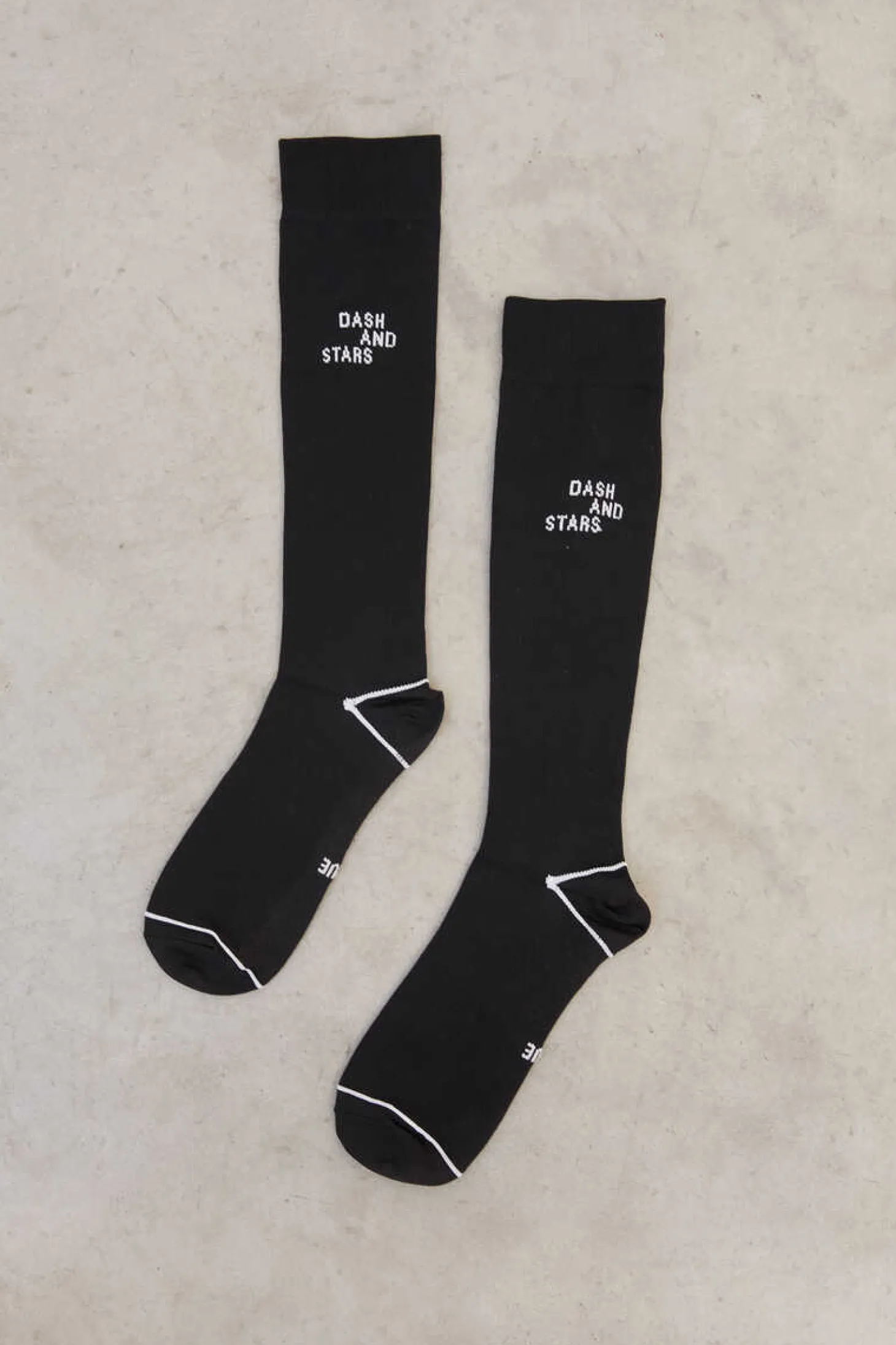 Meia Soquete Preta Extra Comprida Tecnico