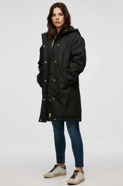 Parka De Mulher Com Capuz E Cintura Ajustavel