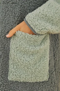 Robe Curto Em Borrego Do Snoopy Em