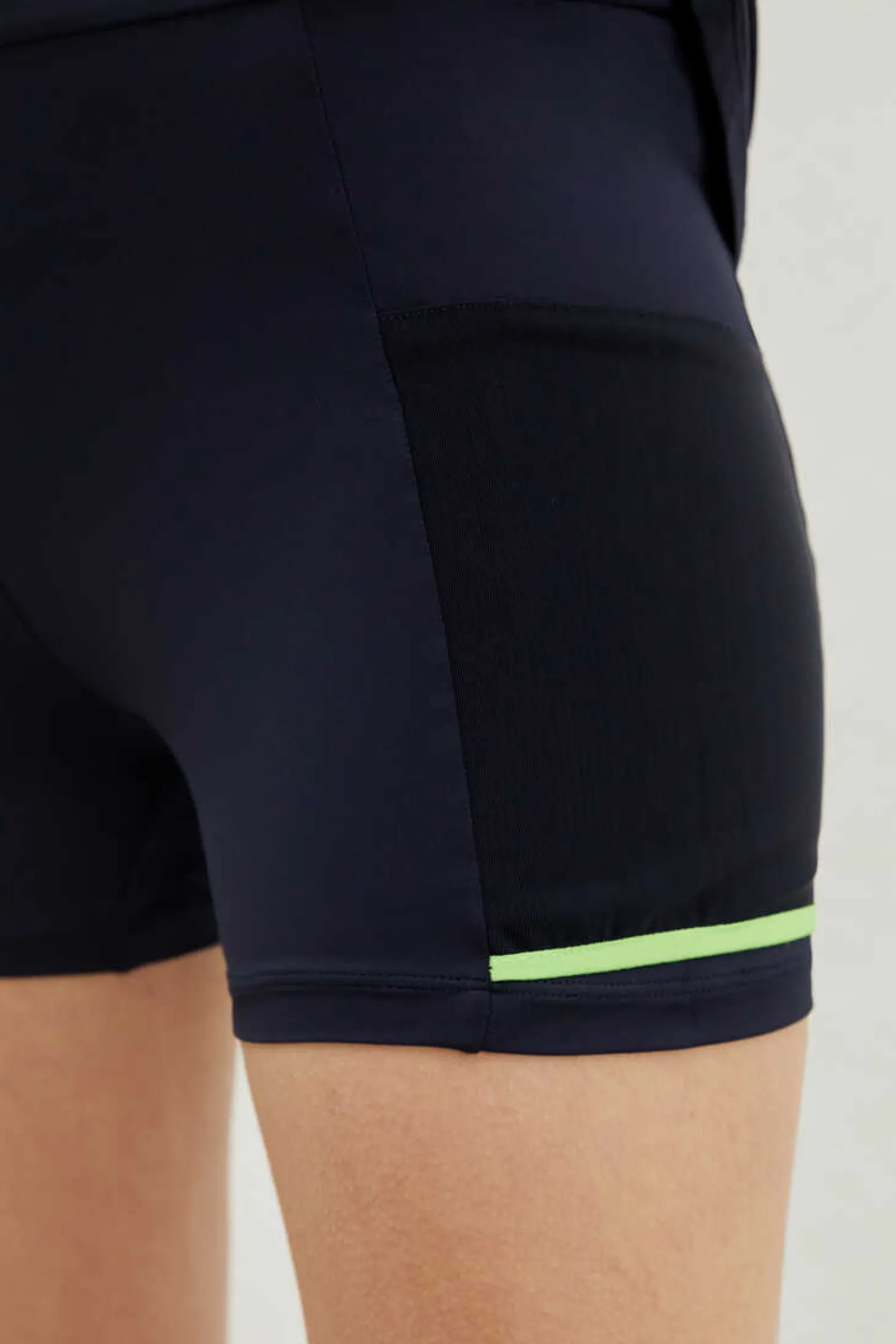 Saia Com Malha Interior