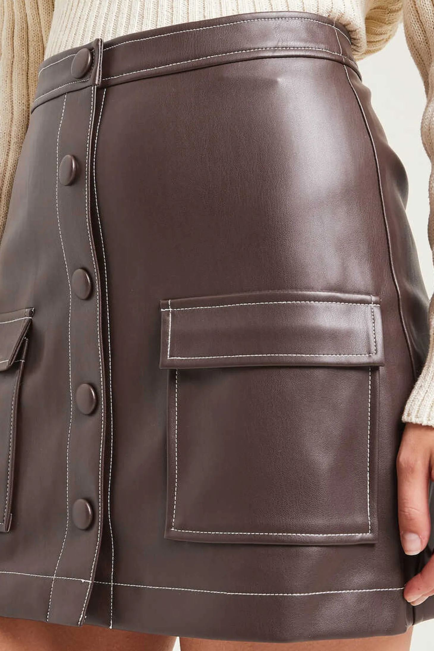 Saia Curta Abotoada De Polipele