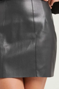 Saia Curta De Polipele