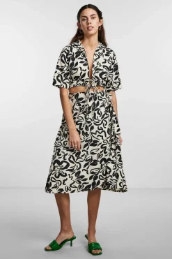 Saia Midi Com Estampado Floral.