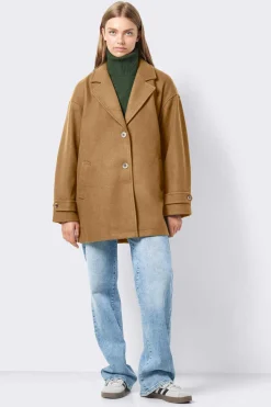 Sobretudo Com Botoes Dianteiros