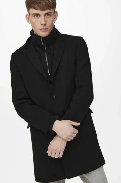 Sobretudo Fecho Abotoado