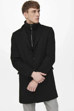 Sobretudo Fecho Abotoado