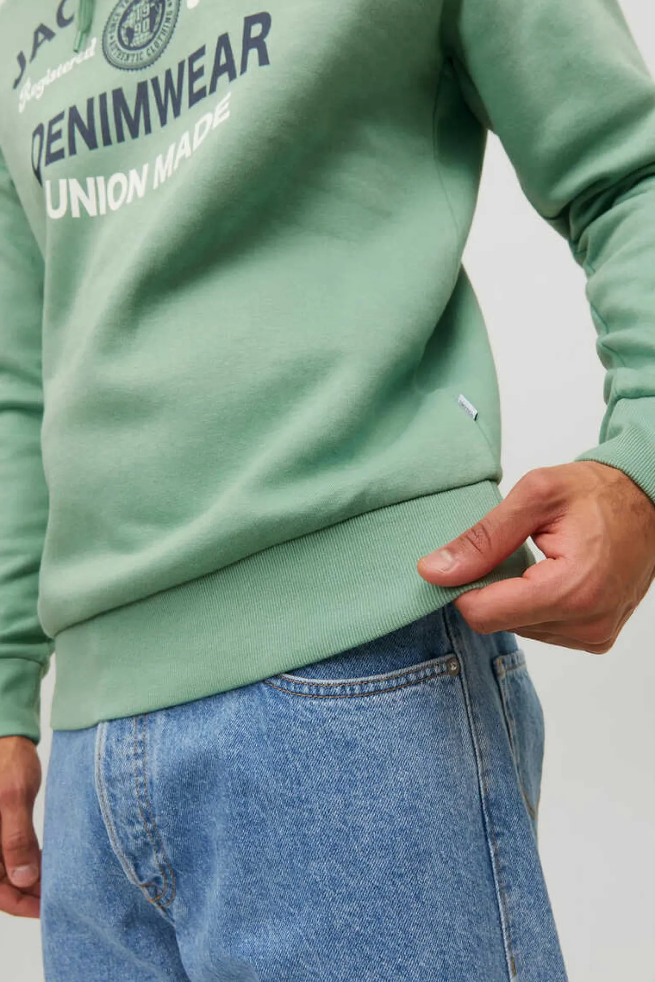 Sweatshirt Com Capuz