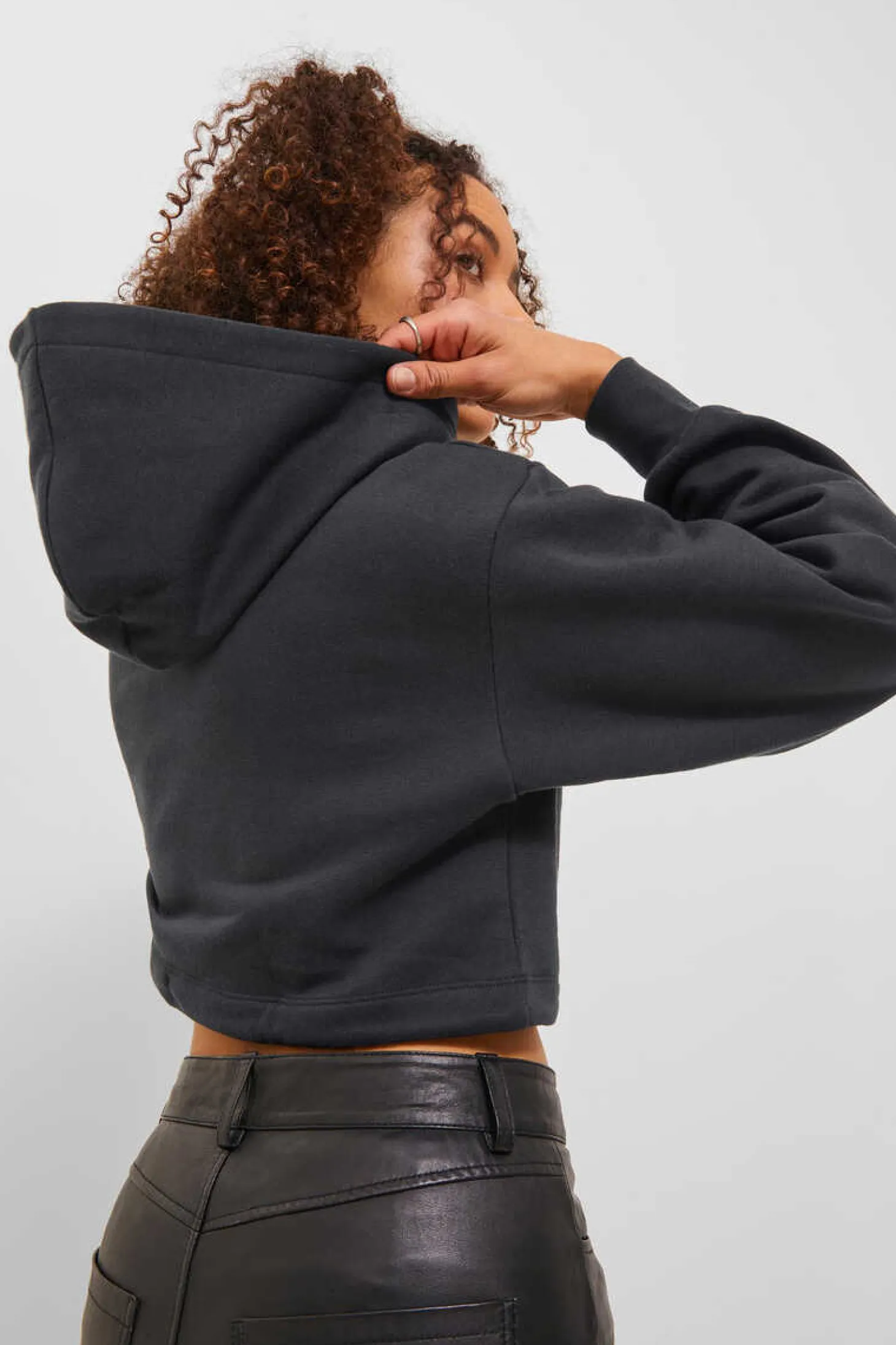 Sweatshirt De Mulher Cropped Com Capuz