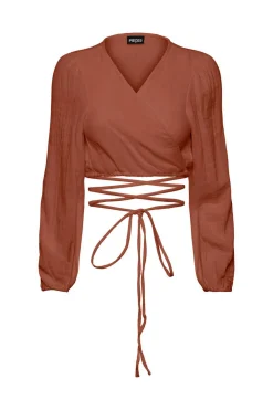 Top De Manga Comprida E Gola Em Bico.