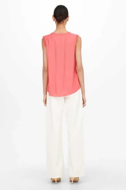 Top Sem Mangas Com Decote Em Bico.