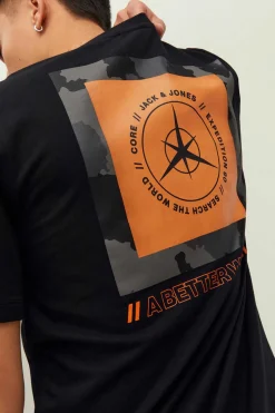 T-Shirt De Manga Curta De Pescoco De Tripulacao Com Impressao Nas Costas.