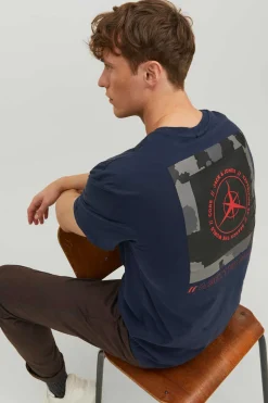 T-Shirt De Manga Curta De Pescoco De Tripulacao Com Impressao Nas Costas.