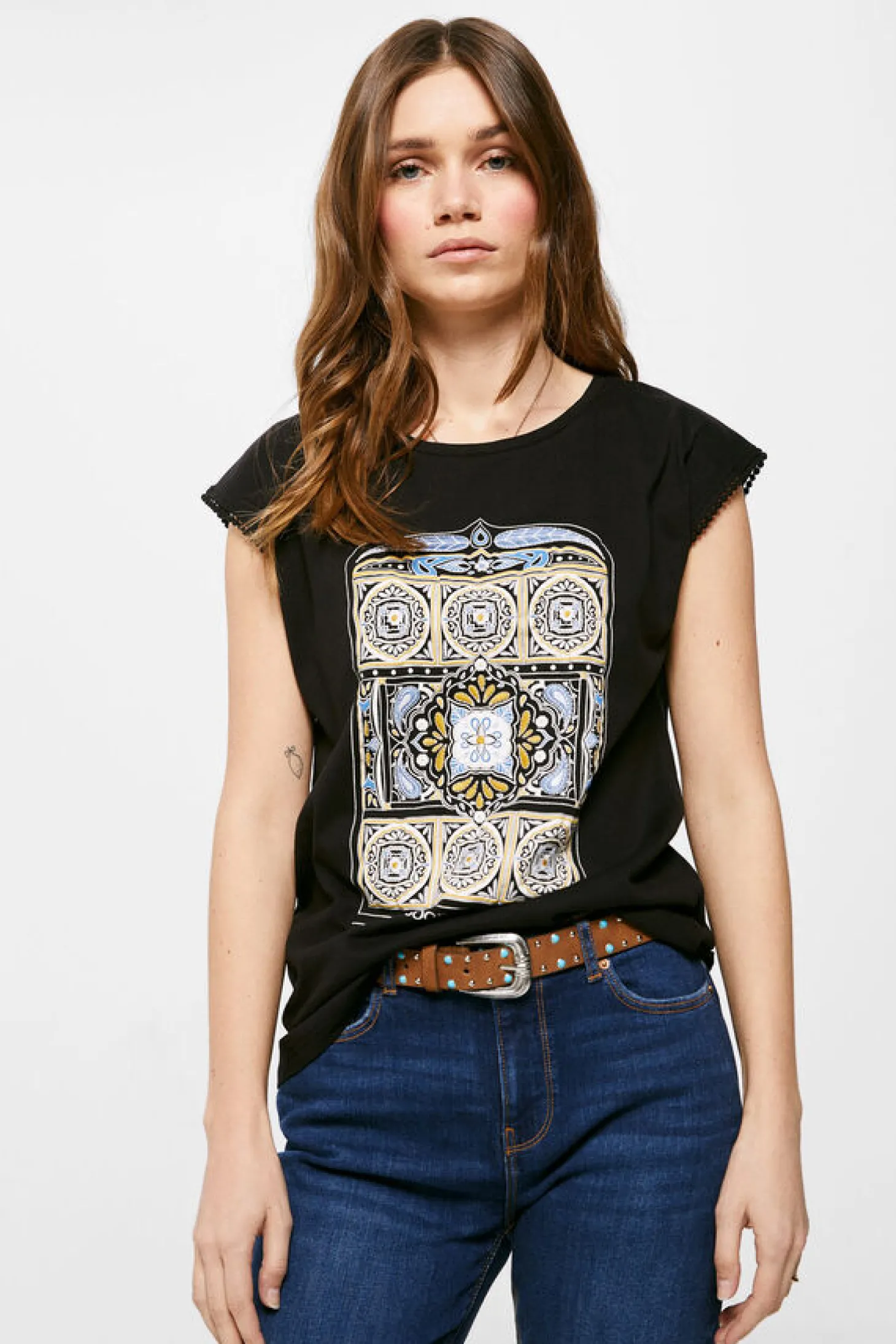 T-Shirt Grafica Etnica