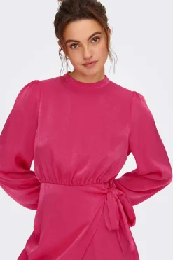 Vestido Curto Acetinado