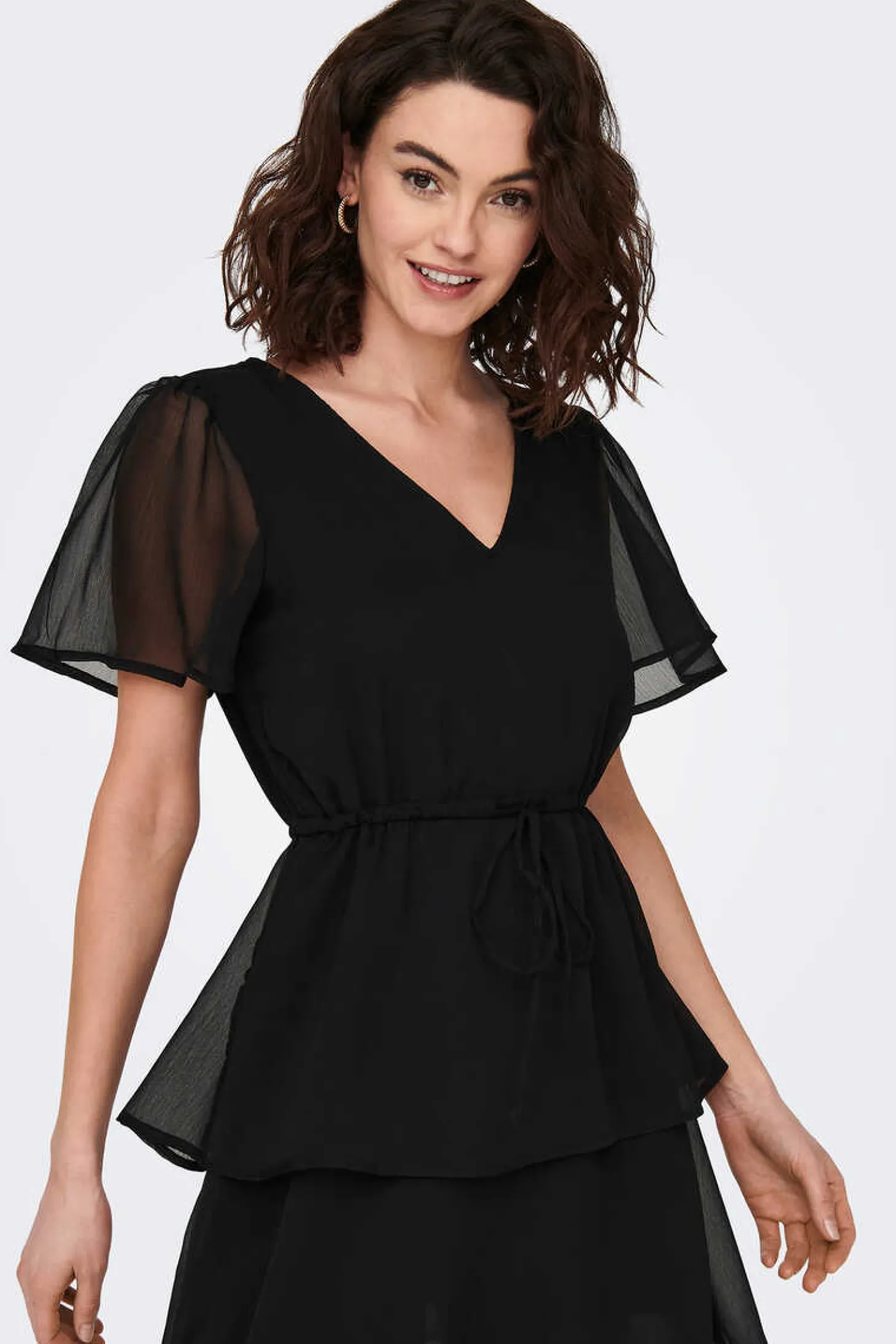 Vestido Curto Com Folhos