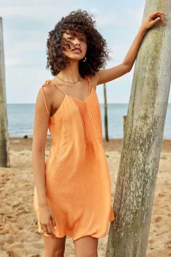 Vestido Curto De Alcas