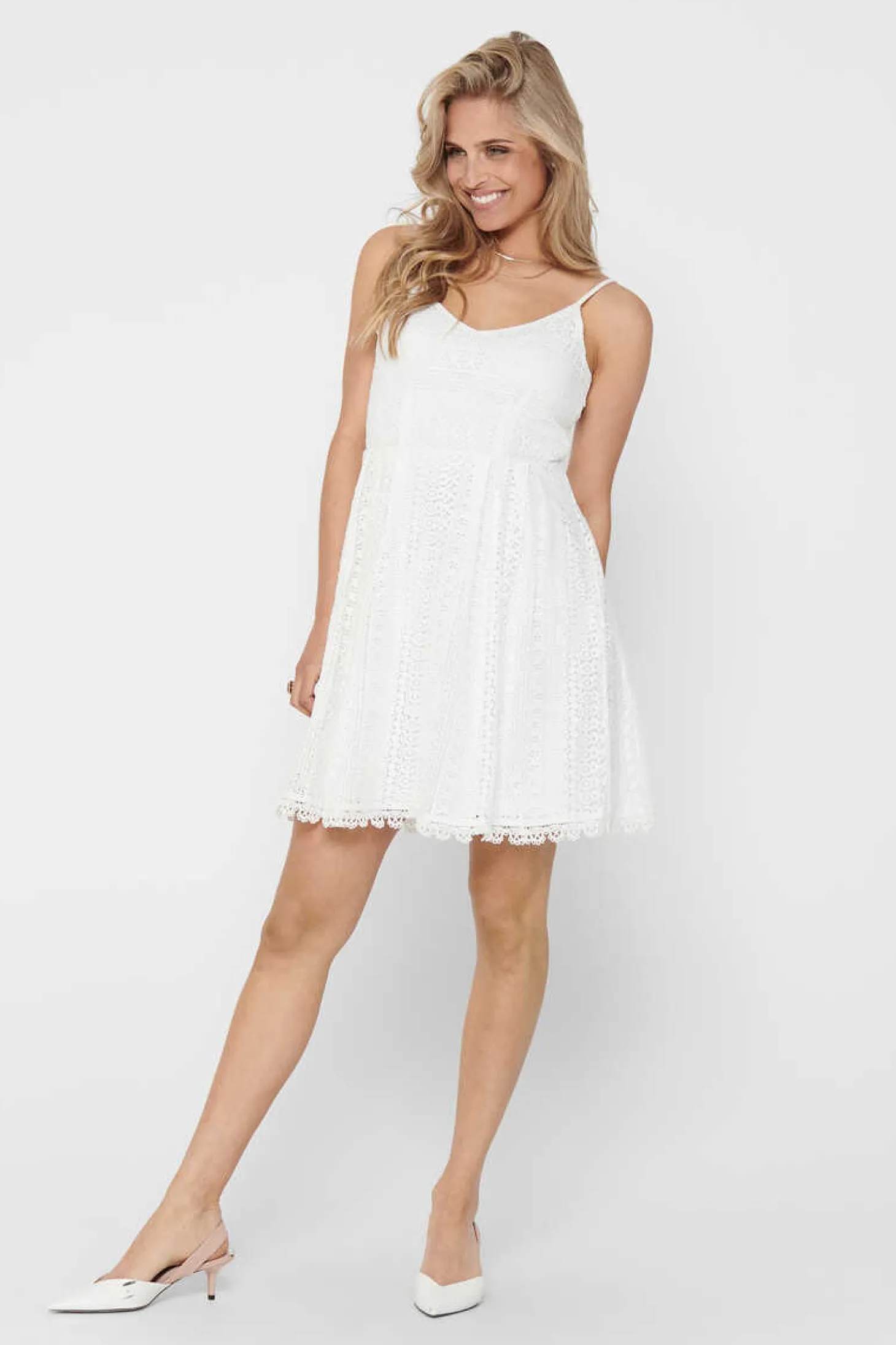 Vestido De Alcas Renda